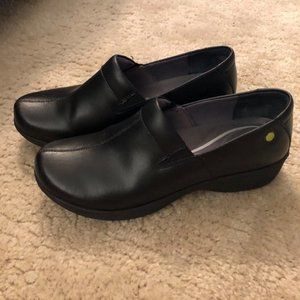 Black Dansko Work Wonders Clogs Size 40 Like-new